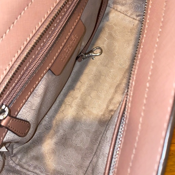 ❣️SOLD❣️Michael Kors Studded Selma Purse - Picture 4 of 6